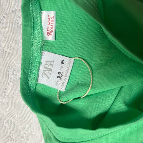 NEW Zara Art Influencer Graphic Tee Size 2/3 - Picture 3 of 4